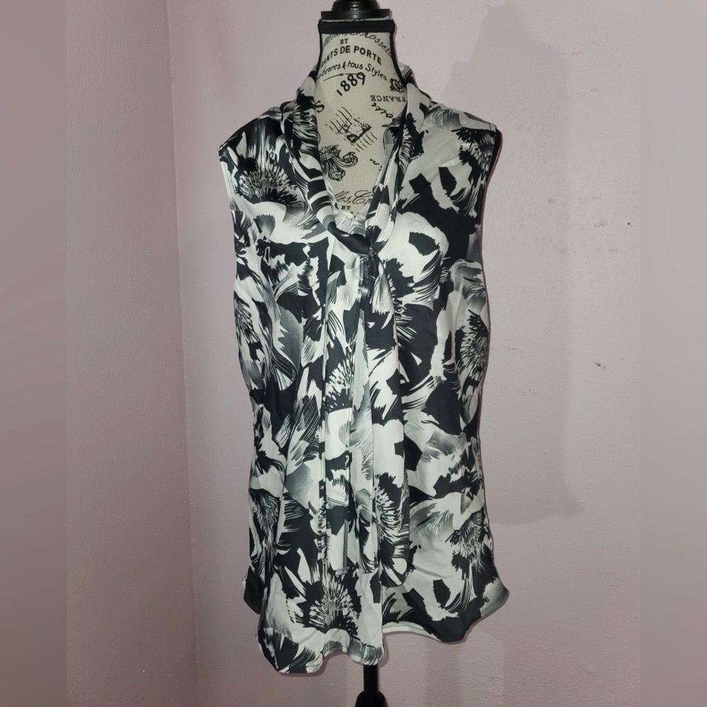 Floral Black and White Women's Top